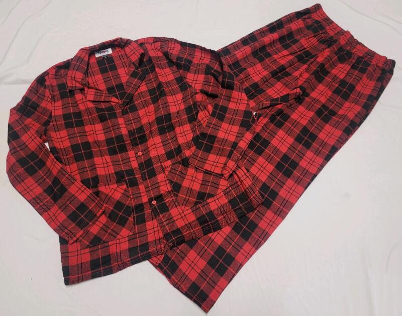 New Men's Sz. Large Pajama Village Plaid Pajama Set
