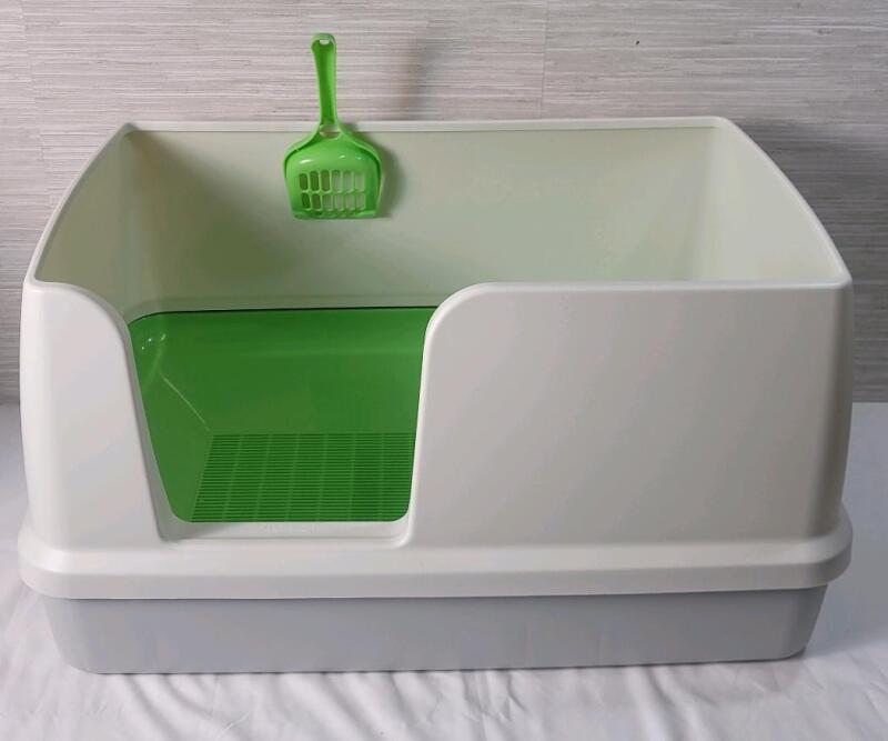 New - Purina Tidy Cats Breeze Cat Litter Box & Scoop . Measures 26"&times;18"&times;14.5" .