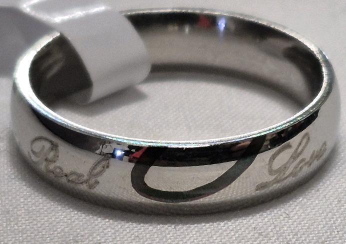 New sz 9 Ring Band Real Love on Ring