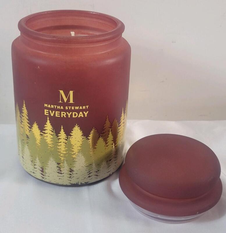 New - Martha Stewart Everyday " Bourbon Apple Toddy " Scented Candle , 18oz. (510g) . Measures 6.5" tall .