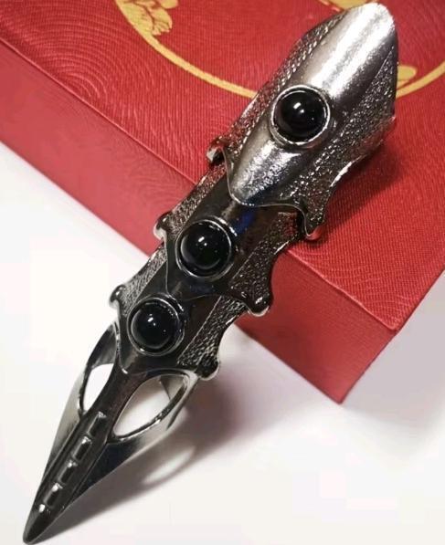 New Gothic Jointed Finger Armour/Ring - Adjustable