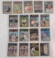 1971 Topps MLB Baseball Trading Card Singles , 17 Trading Cards .