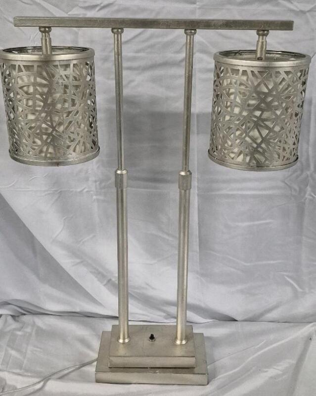 3 Mode Table Lamp 25" Tall with Lightbulbs - Working