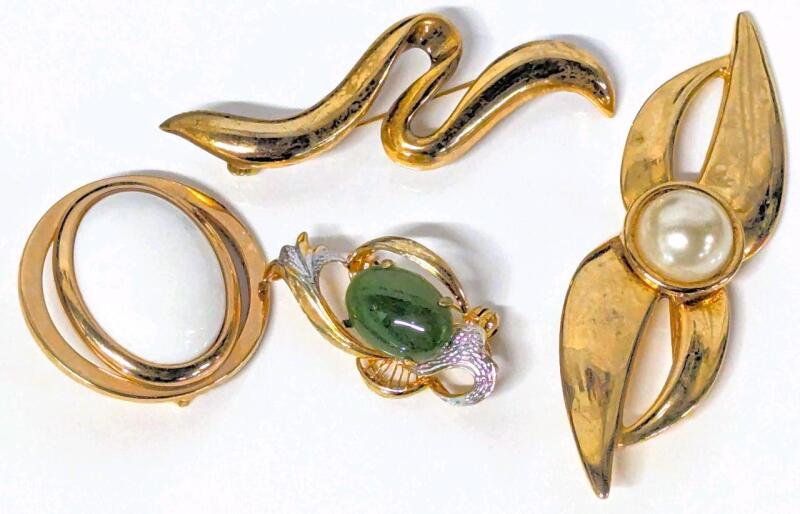 4 Vintage Brooches Incl 2 Signed Up To 2.75" Long