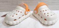 New sz 5 Toddler Foam Clogs