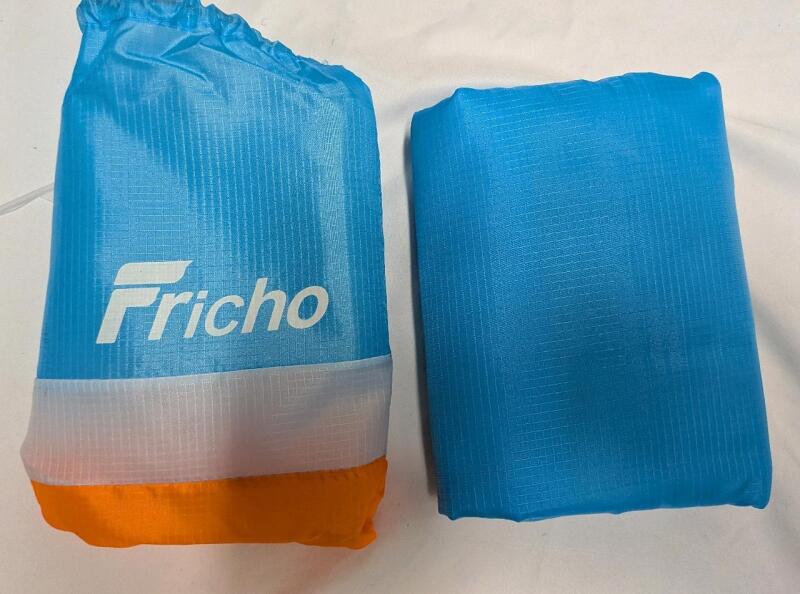 New Fricho Beach Blanket, Sandproof and Waterproof. 83" by 79"