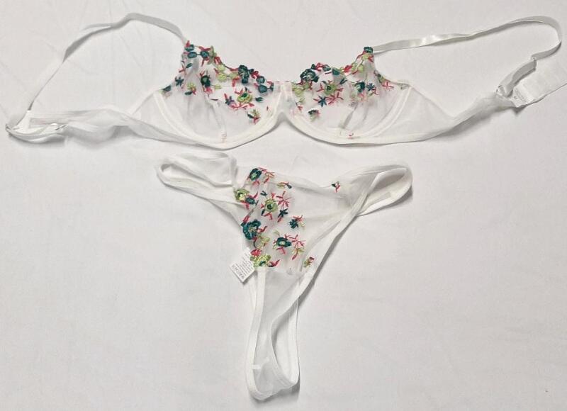 New sz Medium Women's Floral Underwear Set