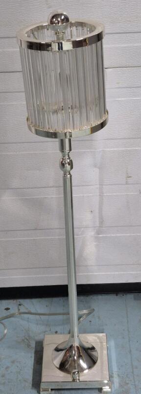 Beautiful 32" Tall Buffet Lamp with Bulb - Working