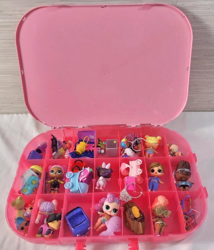 L.O.L. Surprise! Fashion Show On-The-Go Storage Case and Playset Full w/L.O.L. Surprise! Dolls and Accessories