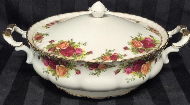 Vintage Royal Albert Old Country Roses Covered Tureen