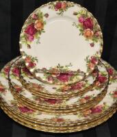 12 Vintage Royal Albert Old Country Roses - 4 Place Setting Plates