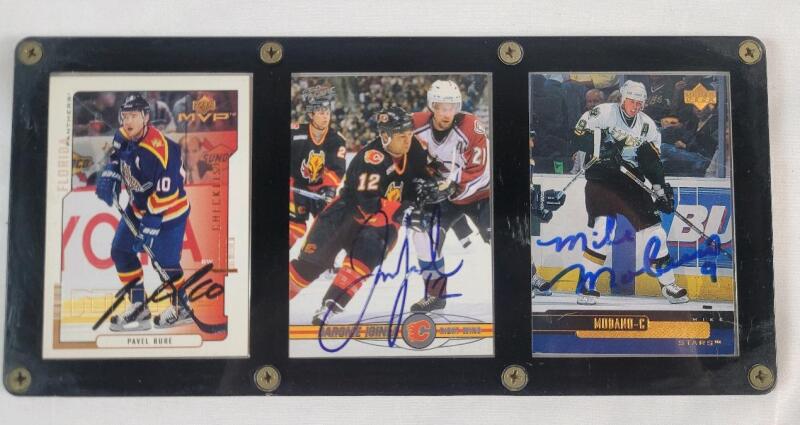 Pavel Bure , Jarome Iginla & Mike Modano Signed NHL Hockey Trading Cards in Card Case . No C.O.A . All 3 in the Hockey Hall of Fame