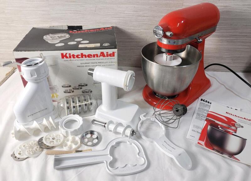 KitchenAid Artisan Mini 3.5 Quart Tilt-Head Stand Mixer w/Kitchen Aid Pasta Maker & Meat Grinder Accessories . Tested Working . Would benefit from cleaning before use