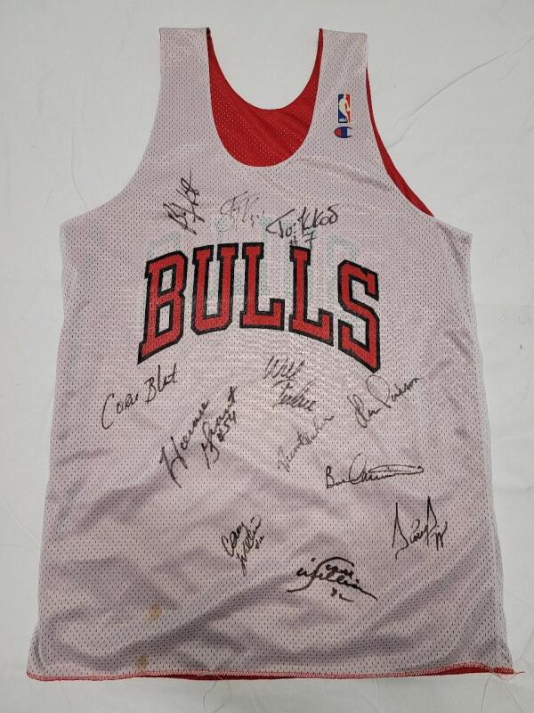 Chicago Bulls Two-Way (home/away) Basketball Jersey w/12 Signatures - No COA