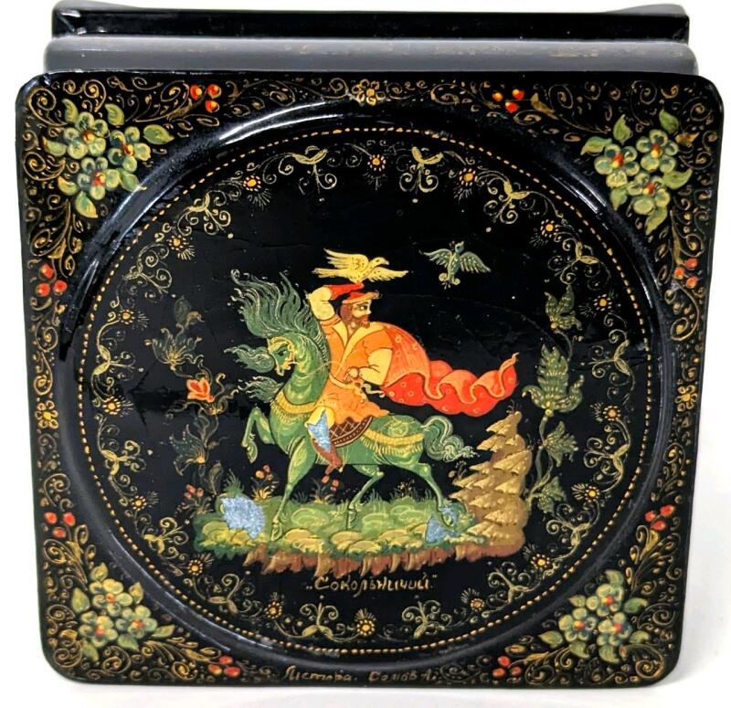 Stunning Signed Vintage Russian Laquer Trinket Box, 3" &times; 3" &times; 1.25"