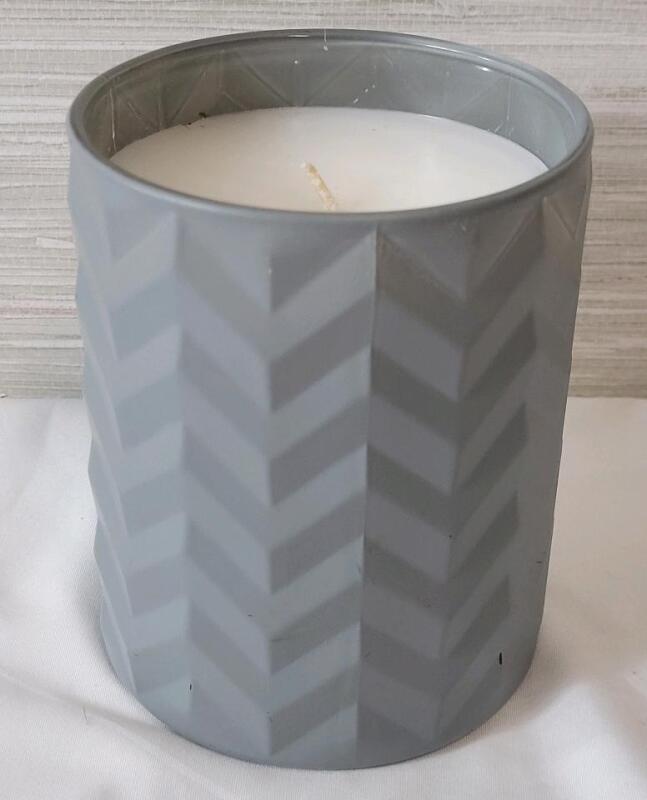 New - Scented White Sage Candle . 480g .