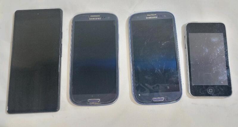 As Is Smartphone & Ipod Lot . Google Smartphone , 2 Samsung Smartphones & Apple 8gb Ipod . All Untested , No Chargers