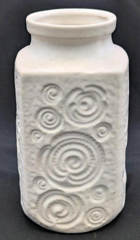 Vintage West Germany Scheurich Jura Ammonite Lava Vase, 282-20, 8" Tall, No Chips or Cracks
