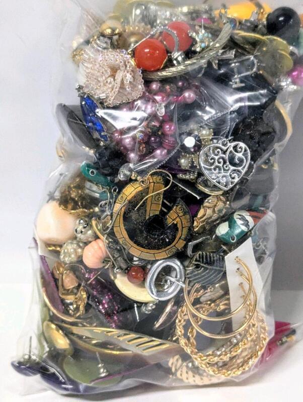 Over 2lbs Assorted Vintage to Modern Earrings, Most Paired
