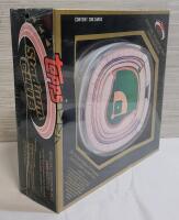 **Derek Jeter RC** - 1993 Topps Stadium Club Murphy Stadium Edition - 200 Trading Card Set (complete) & San Diego Jack Murphy Stadium. Includes : Derek Jeter #117 Rookie Card . SEALED