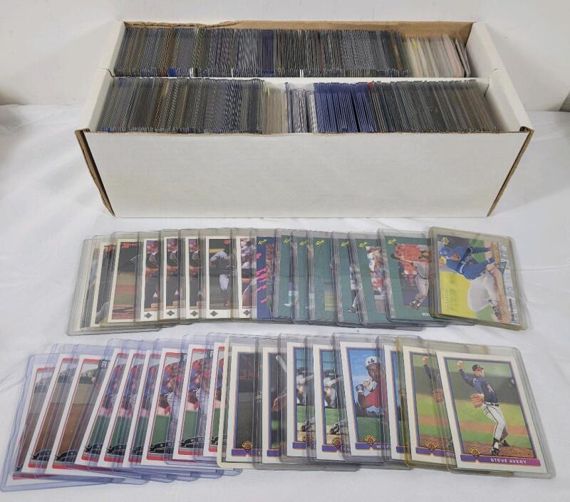 Early 90s/Mid 2000s MLB Baseball Trading Card Singles , 500+ Trading Cards . Topps , Bowman , Upper Deck