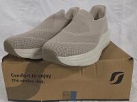 New Size 8.5 Woman STQ Laceless Shoes