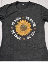 New sz Small Women's T-Shirt