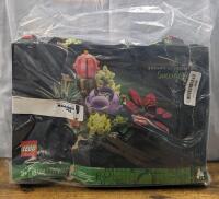Lego Botanical Collection Succulent - Box has Rip - Unable to Confirm if All Pieces Included