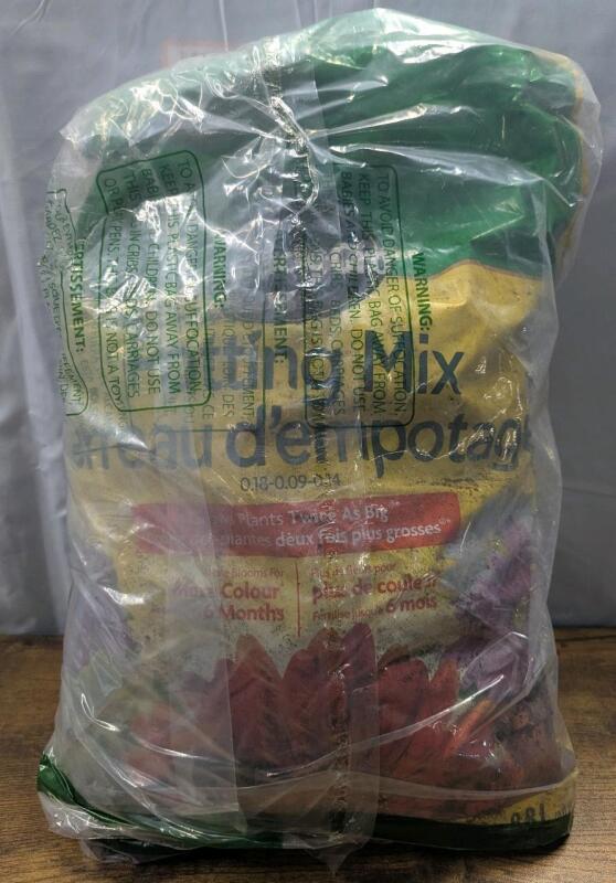 Miracle Grow Potting Mix - 8.8L