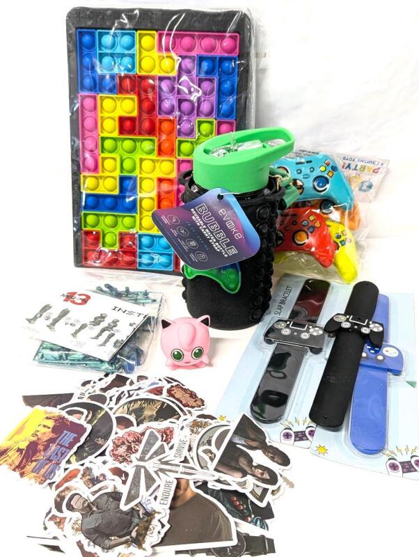 New Gamer Fun: Evoke Bubble Water Bottle With Carry Strap 444ml, 10" Tetris-Style Silicone Fidget Popper Puzzle Board, 3D Printed Robot Kit, Squishy Controllers, 3&times; Video Game Slap Bracelets & 100 "The Last of Us" Video Game Stickers