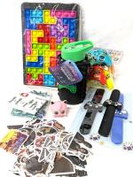 New Gamer Fun: Evoke Bubble Water Bottle With Carry Strap 444ml, 10" Tetris-Style Silicone Fidget Popper Puzzle Board, 3D Printed Robot Kit, Squishy Controllers, 3&times; Video Game Slap Bracelets & 100 "The Last of Us" Video Game Stickers