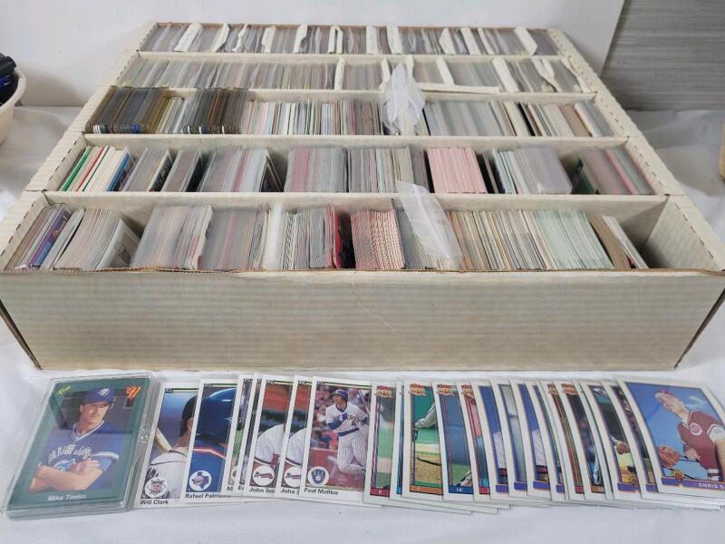 Early 1990s MLB Baseball & NHL Hockey Trading Card Singles , 2000+ Trading Cards . (1 row hockey & 4 rows baseball)