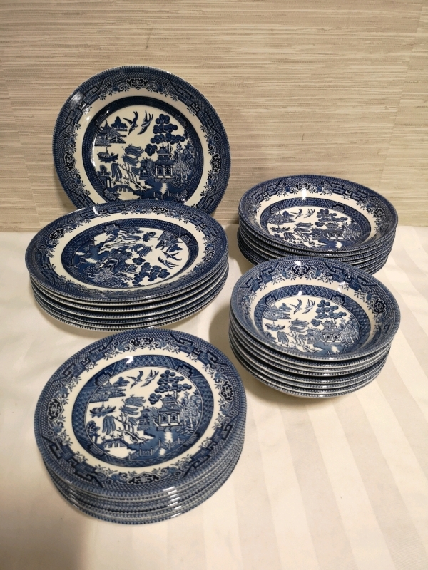 32 Vintage Churchill Dishes Willow Pattern - Plates & Bowls