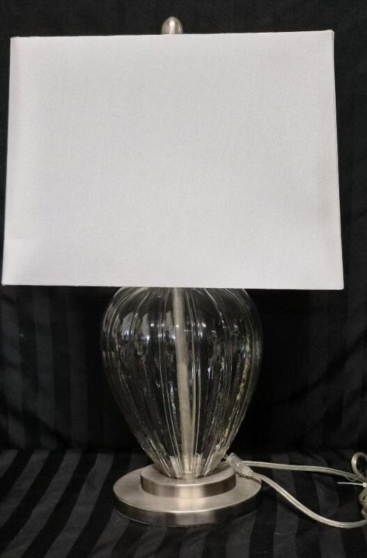 Table Lamp with Shade 24" Tall - Working