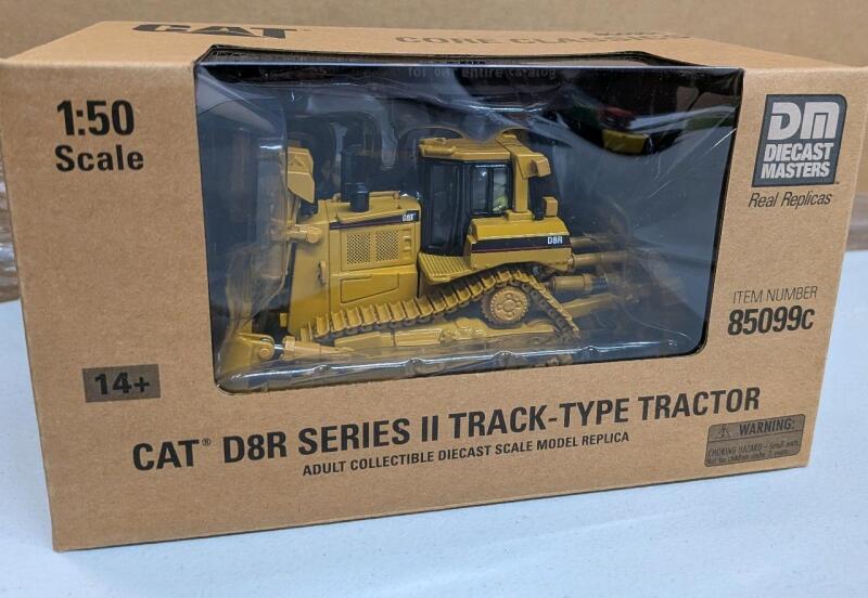 New Diecast Masters Diecast Model CAT D8R Series 2 Track Type Tractor. 1:50 Scale.