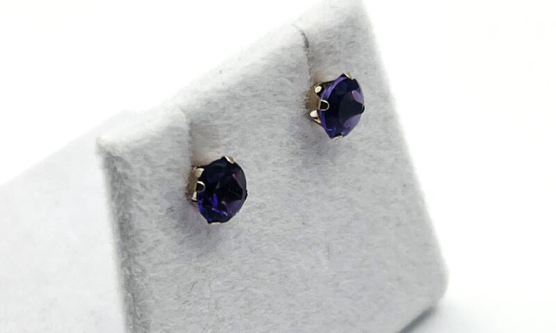 14KT Yellow Gold Natural Amethyst Stud Earrings, Retail $350.00. Made in Canada.