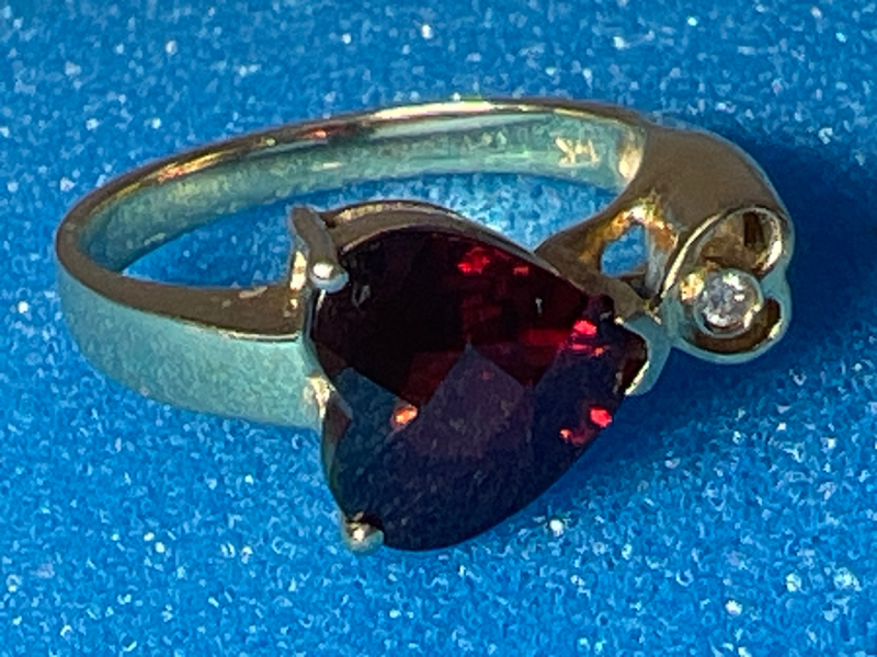 14K Yellow Gold Garnet Diamond Heart Ring