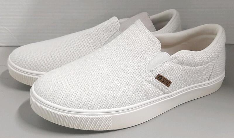 New Pair of Women's Sz. 9 Stringless Shoes