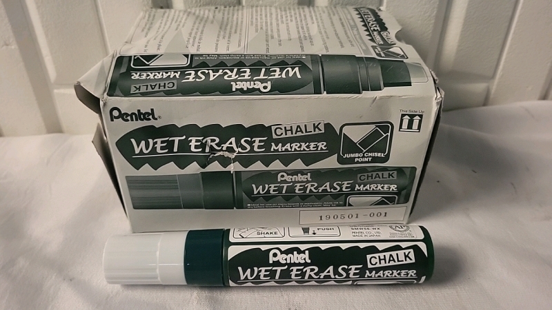 12 New Pentel Wet Erase Chalk Markers - White