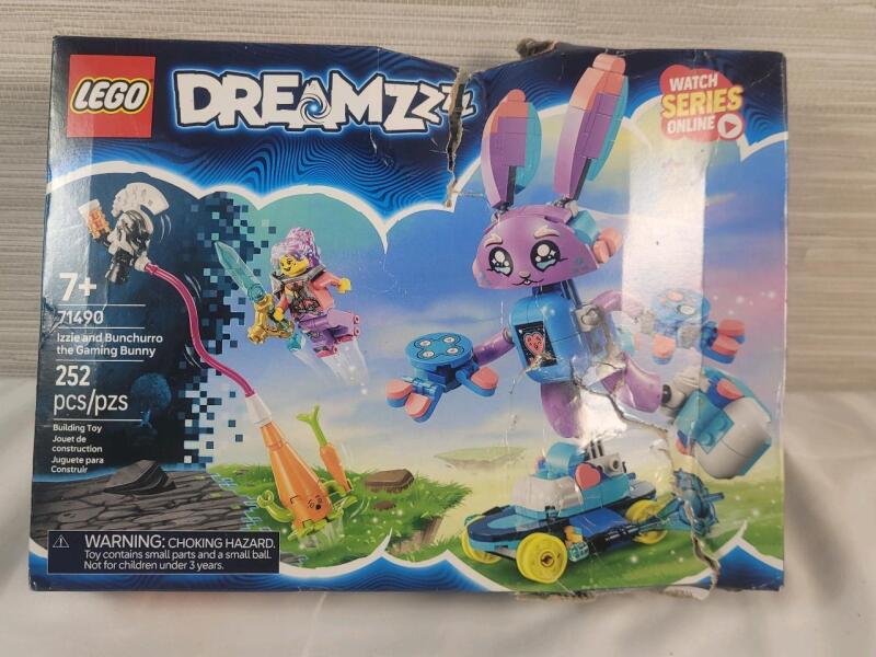 As New - LEGO Dreamzzz Izzie and Bunchurro the Gaming Bunny Build Set , # 71490 . Sealed Box , Bend with tear to box