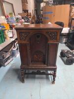 Wooden Rogers Radio Player Untested With sliding Doors27x46"