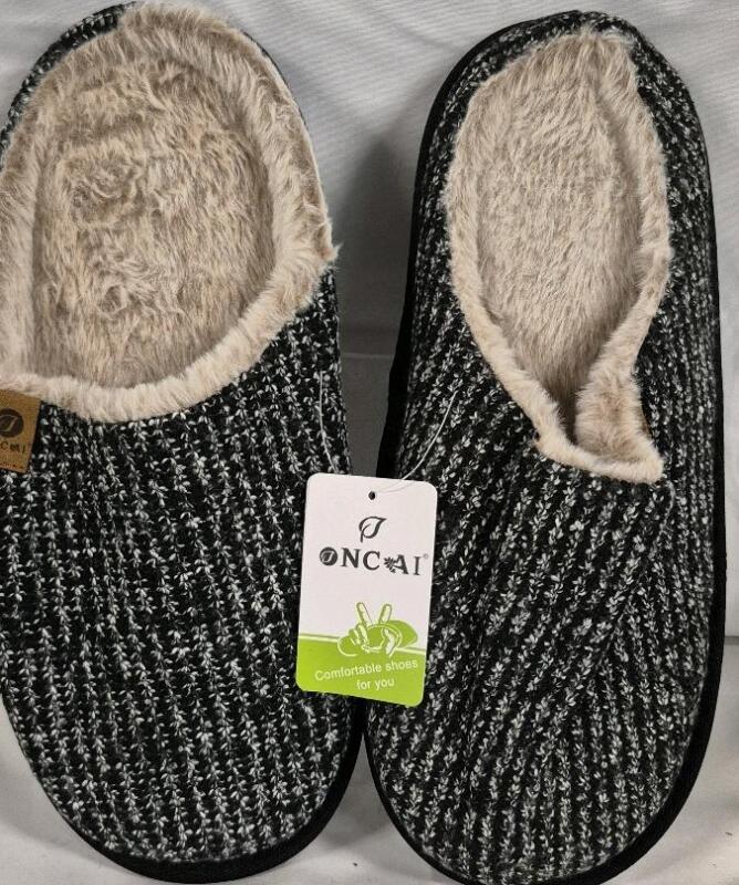 New sz 9 Men's ONCAI Slippers