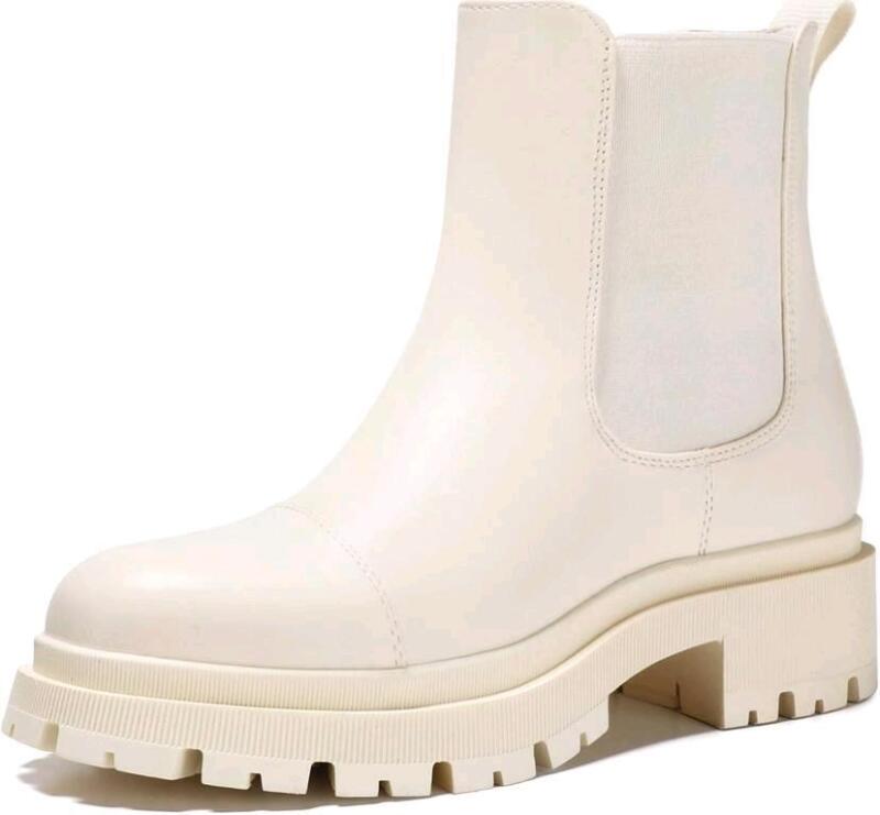 New Bacia Size 10.5 Lug Sole Ankle Boots