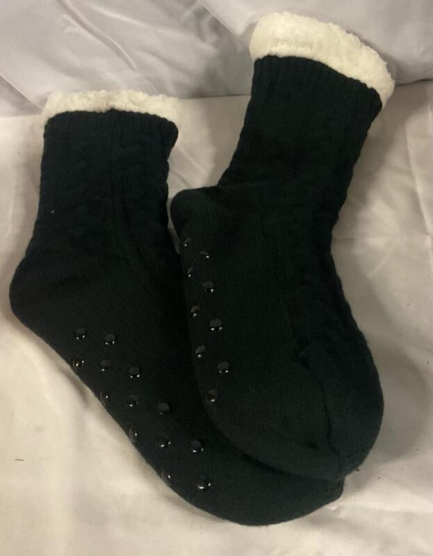 New Pair Of Lemzone Woman&rsquo;s Fuzzy Socks