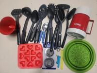 Thermos Mug, Farberware Utensils, Collapsible Strainer & Heart Mold Mixed Kitchen Lot &ndash; 20+ Pieces