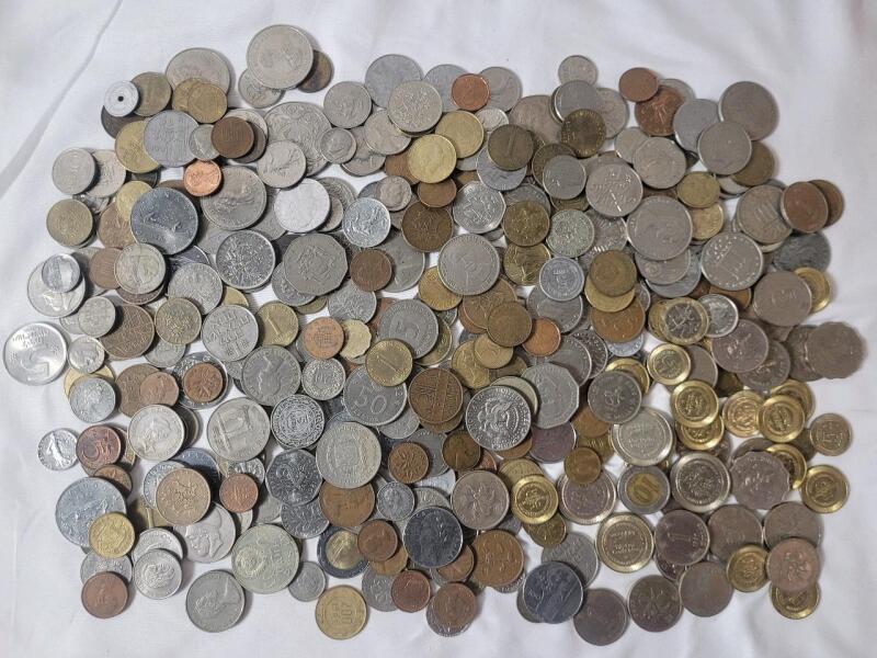 World Coin & Token Lot . Canada , Spain , Hong Kong , Great Britan , USA , Jamaica plus more .