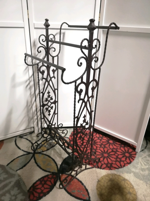 Metal Blanket/ Towel Rack