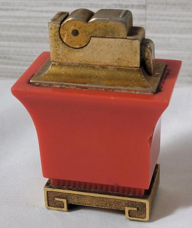 Vintage 1950s ASR Ascot " Pagoda " Table Lighter . Measures 2 &frac34;" tall . Small Chip on side