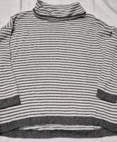 New sz Medium Women's Oversized Striped Top