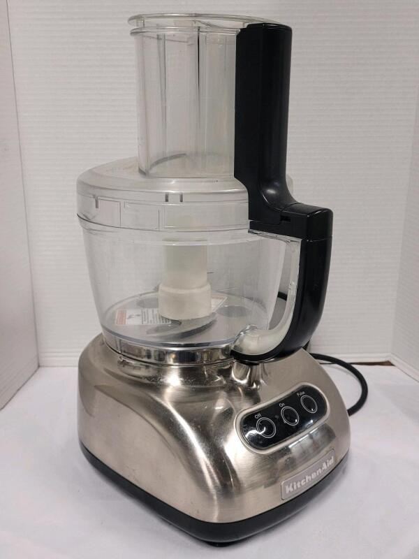 KitcheAid Food Processor , Tested Working . Would benefit from cleaning before use